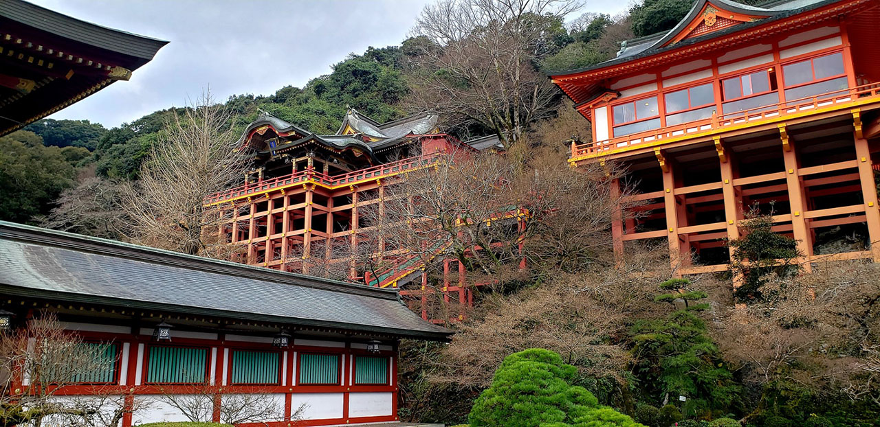 日本三大稲荷の一つ 祐徳稲荷神社　１６８７（貞亮４）年の創建
