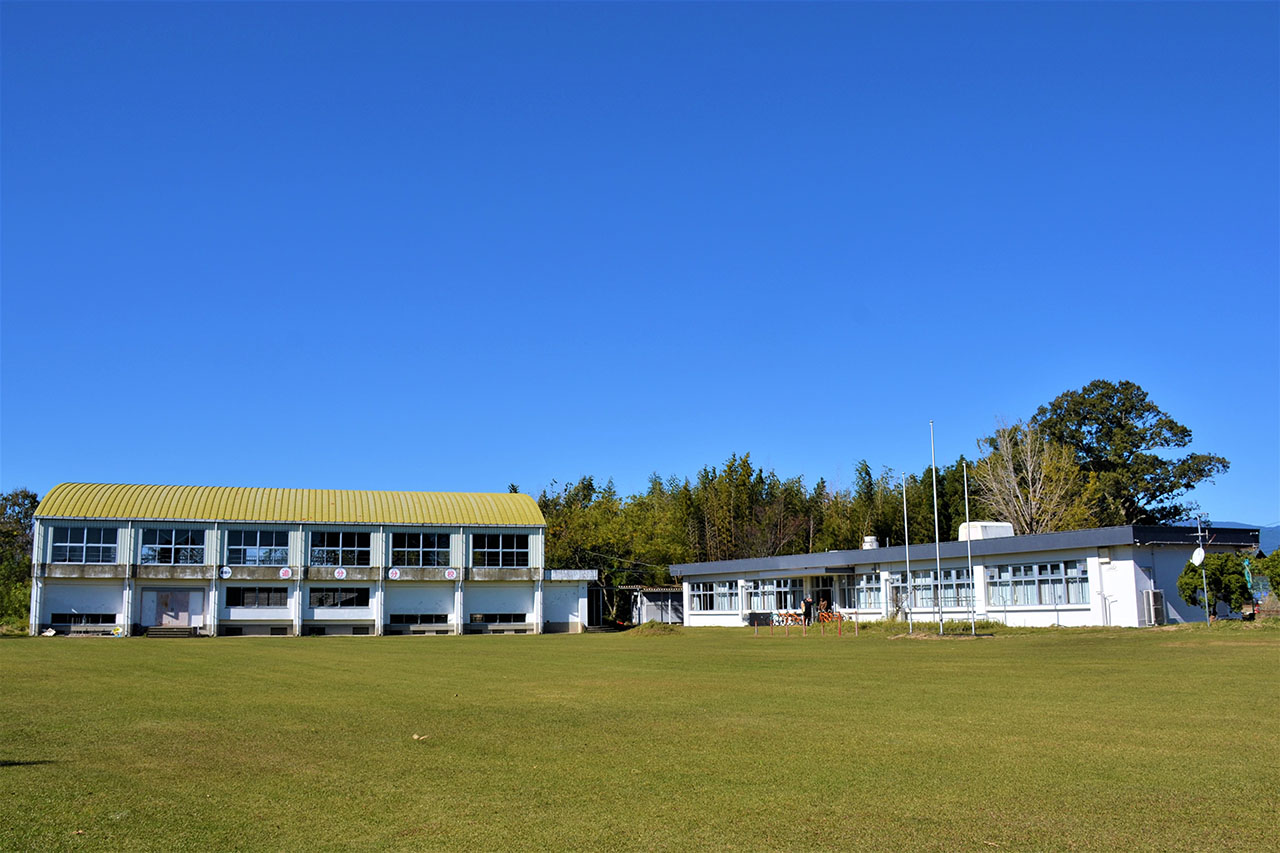 研修生の宿泊先　旧小学校の校舎を再生した宿泊交流施設